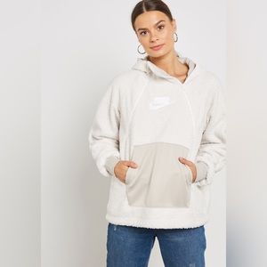 Never worn Women’s Nike Sherpa cream pullover size medium